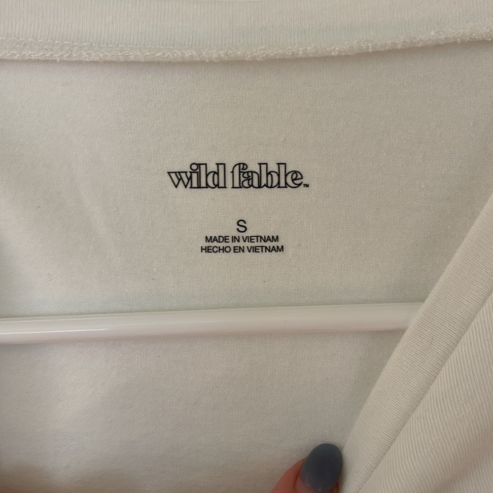 💙Wild fable white cropped top - Picture 2 of 3
